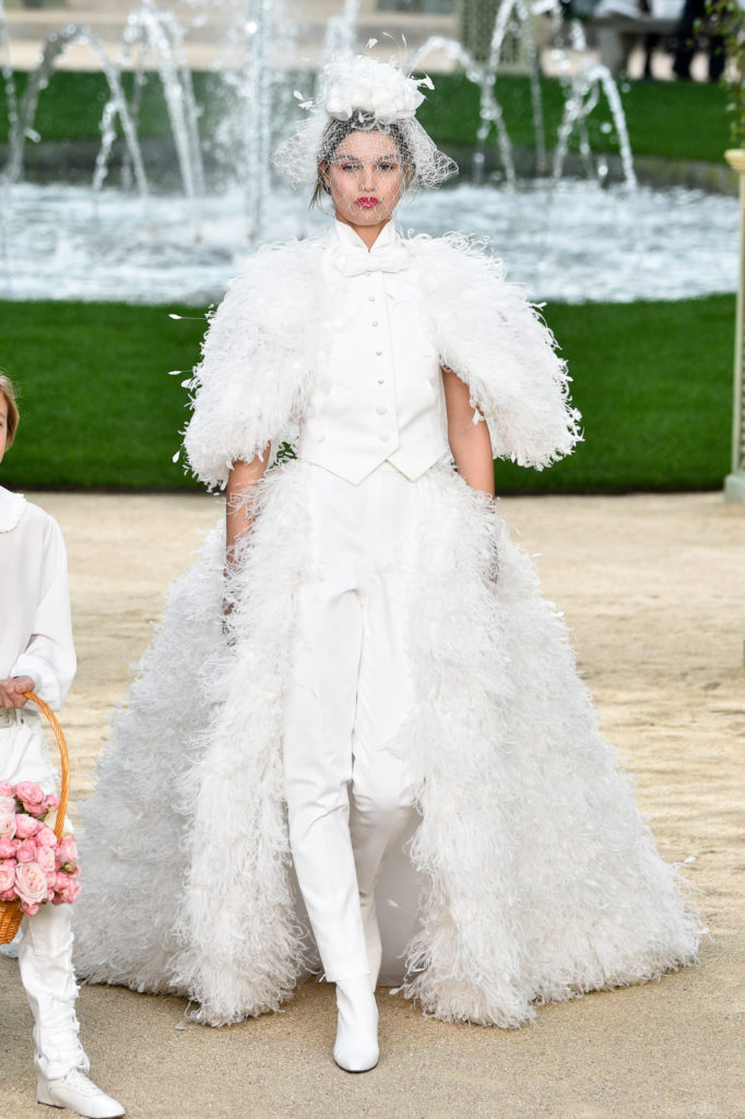 Chanel : Runway - Paris Fashion Week - Haute Couture Spring Summer 2018