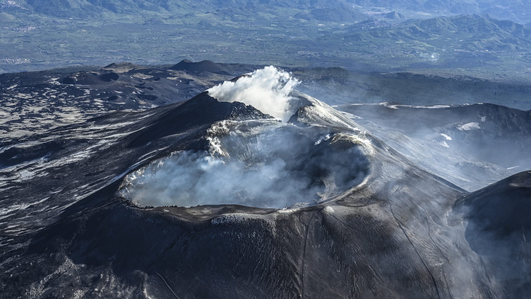 Uitbarsting vulkaan Etna zorgt voor prachtige beelden ...