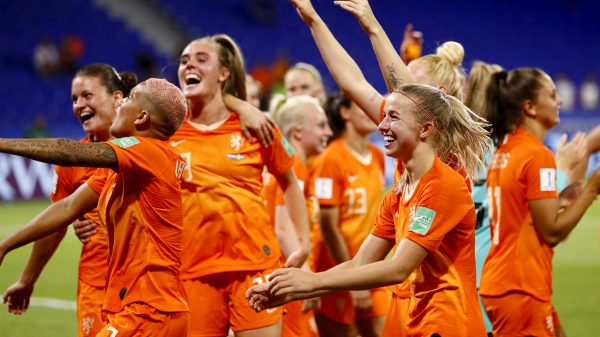 Rondvaart Door Amsterdam Als Oranje Leeuwinnen WK Winnen - LINDA.nl