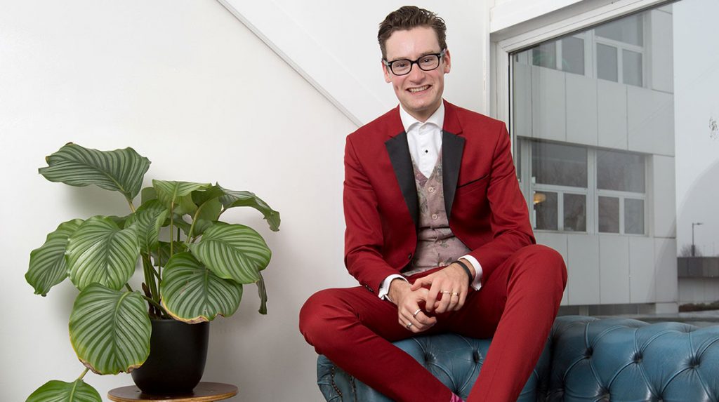 Presentator Splinter Chabot uitgeroepen tot best geklede man 2019