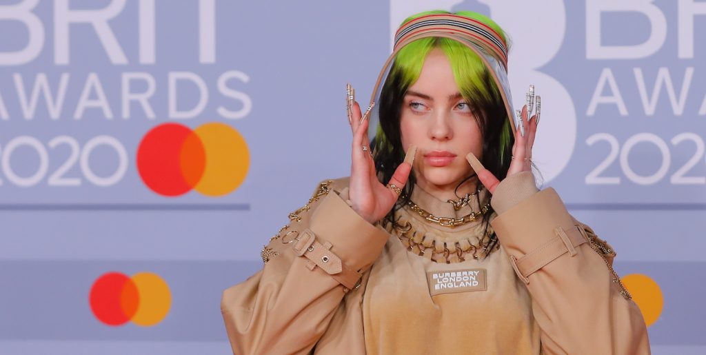 Billie Eilish schrijft geschiedenis in Britse hitlijst met Bond-nummer