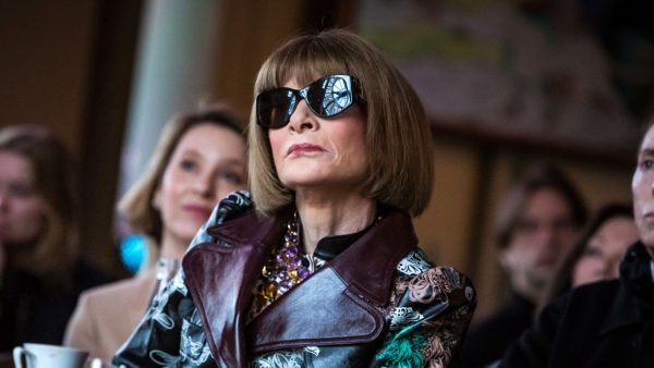 'Vogue'-hoofdredacteur Anna Wintour levert 20 procent salaris in