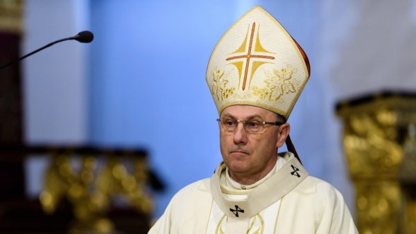 Poolse aartsbisschop luidt de noodklok en kaart kindermisbruik aan bij Vaticaan