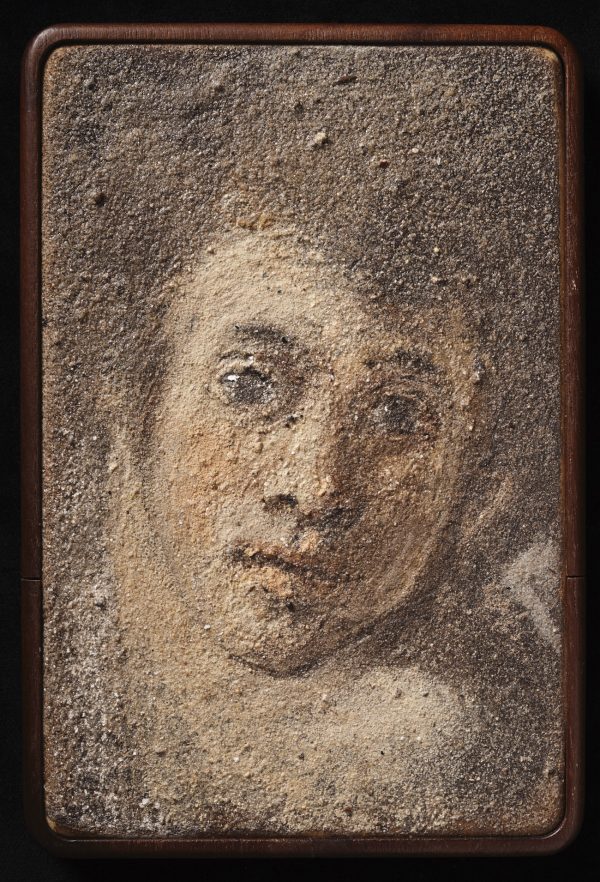 Judith Dubois maakt Rembrandts van zand en schelpen -