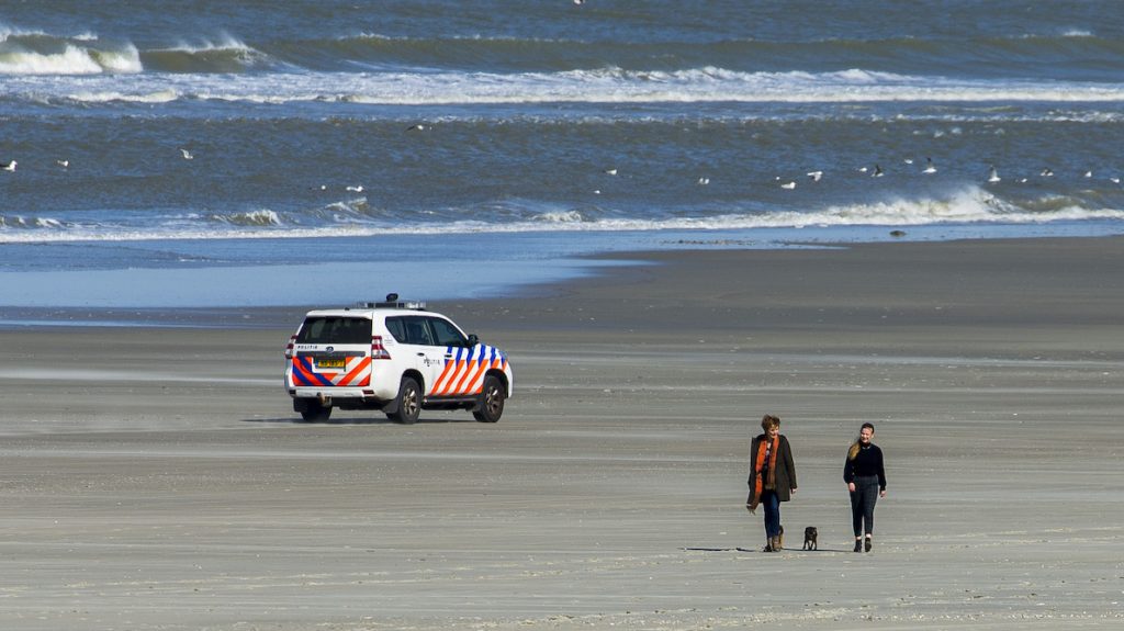 zoektoch vermist 14-jarig meisje noordzee hervat zondagochtend noordzee ameland