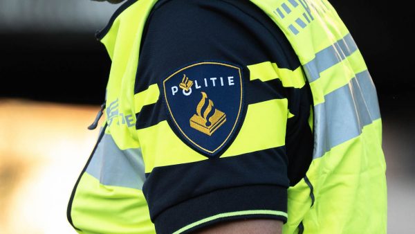 politie zoekactie man met bijl maisveld