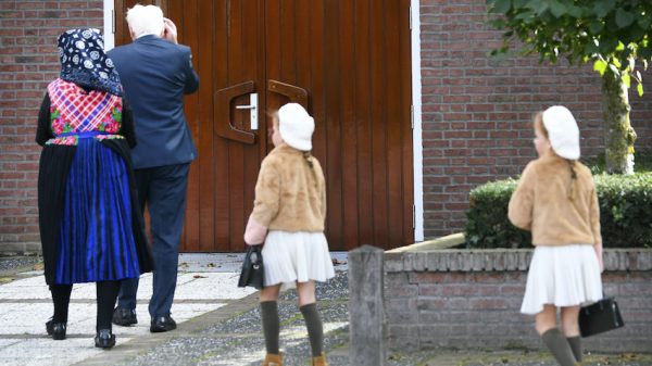 Kerken vrijwillig terug naar dertig mensen per dienst – en er wordt ook niet meer gezongen