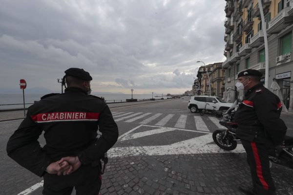 Italiaanse man wandelt 450 km na bonje met z'n vrouw (en krijg nog een boete ook)