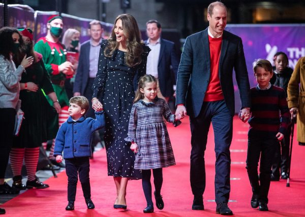 George (7), Charlotte (5) en Louis (2) maken debuut op de rode loper