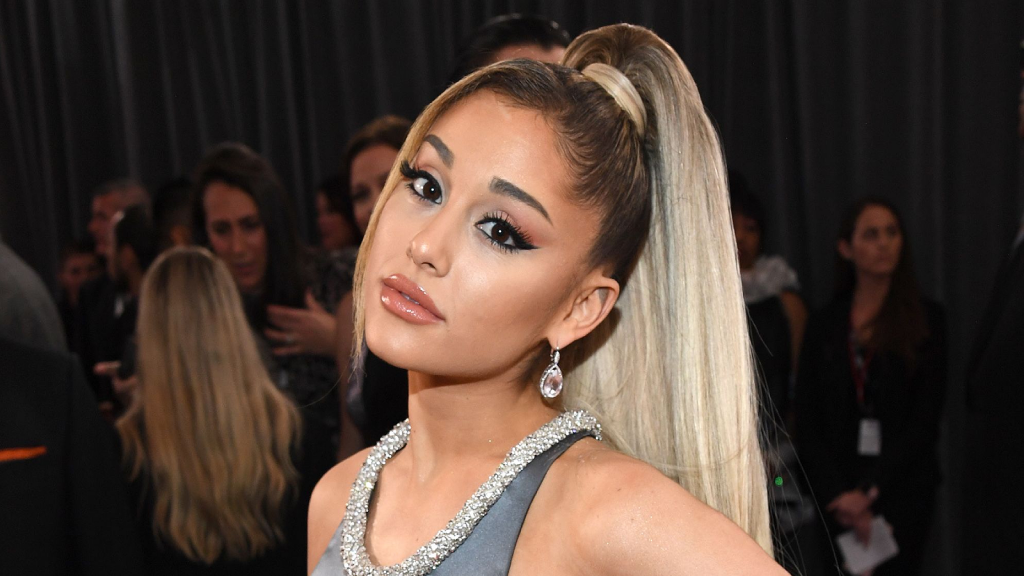 ARIANA GRANDE NEEMT PLAATS IN JURY VAN 'THE VOICE'