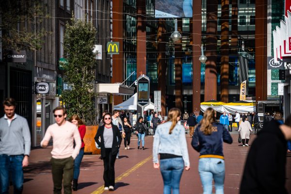 Drukte in de binnenstad, Eindhoven vraagt mensen weg te blijven