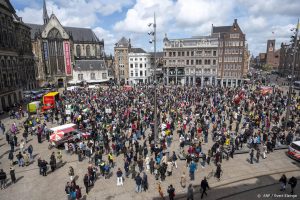 Miniatuur van de mars van pro-Palestijnse demonstranten door Nederlandse steden