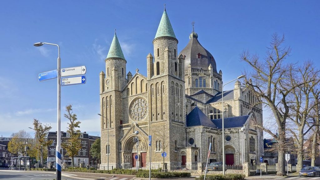 Kerk Te Koop: Met Zestien (!) Kamers Woont Het Meer Dan Hemels - LINDA.nl