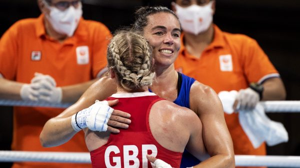 Boksster Nouchka Fontijn verliest in halve finale, neemt brons mee naar huis