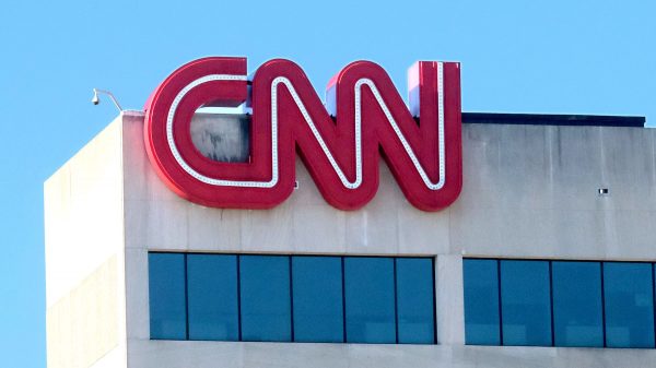 CNN ontslaat drie medewerkers die ongevaccineerd naar kantoor komen