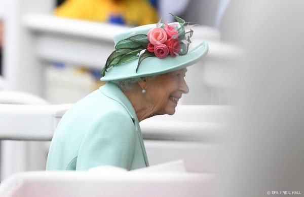 Koningin Elizabeth blijft ondanks positieve coronatest medewerker op Schots landgoed Balmoral