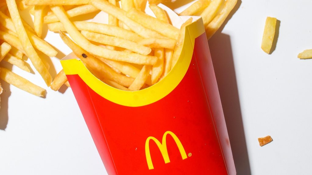 Happy Meal op duurzame tour McDonald's vervangt plastic speeltje