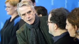 Thumbnail voor Jeremy Irons bevestigt eindelijk: 'Scar in 'Lion King' was gay'