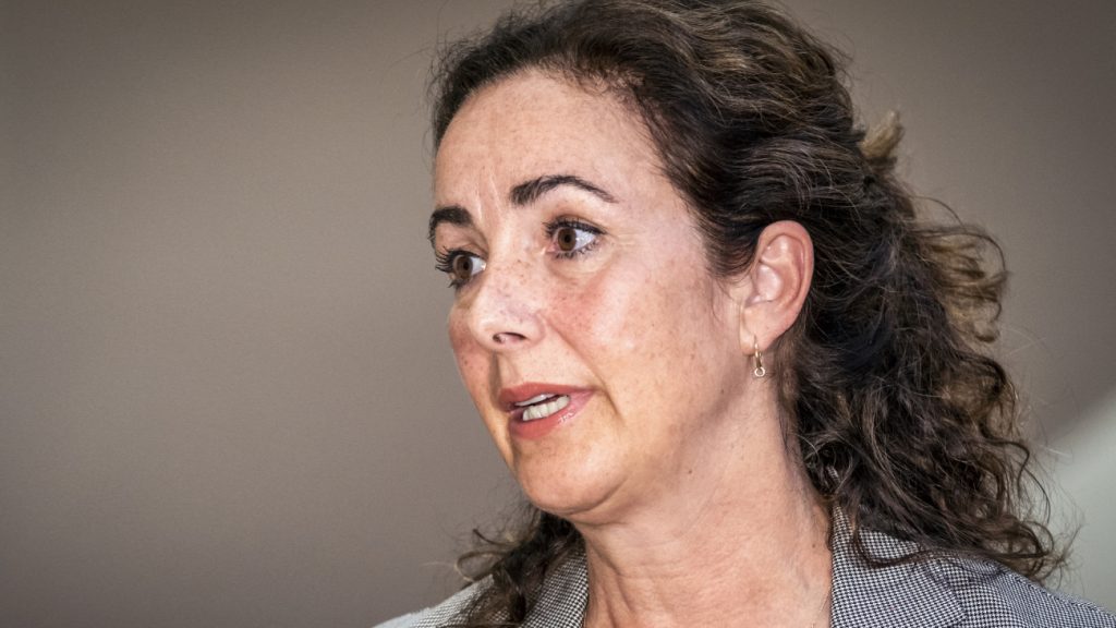 Halsema sluit niet uit af te zien van boetes nachtclubs