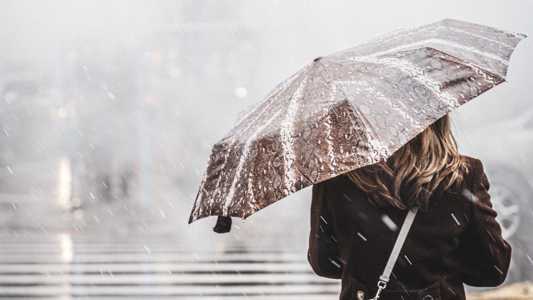 Code rood op je beeldscherm: de eerste beelden van storm Eunice