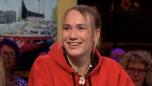 Thumbnail voor Van 'zeilmeisje' naar 'zeilmevrouw': Laura Dekker snapt tien jaar later de ophef nog steeds niet