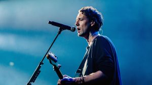 Thumbnail voor Kensington-zanger Eloi Youssef tijdens allerlaatste concert: 'Avond met een lach en een traan'