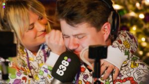 Thumbnail voor Isa (11) laat droom overleden tweelingzus Emelie uitkomen op Radio 538