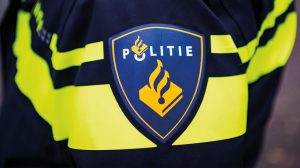 Thumbnail voor Woeste vader plant aanslag op woning politieagent na bekeuring van zoon