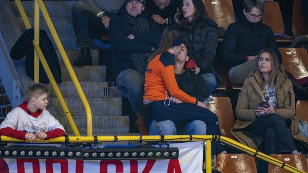 heleen-van-royen-schreeuwt-suzanne-schulting-naar-goud