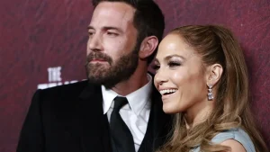 Thumbnail voor Commitment: Jennifer Lopez showt matchende tattoo met Ben Affleck