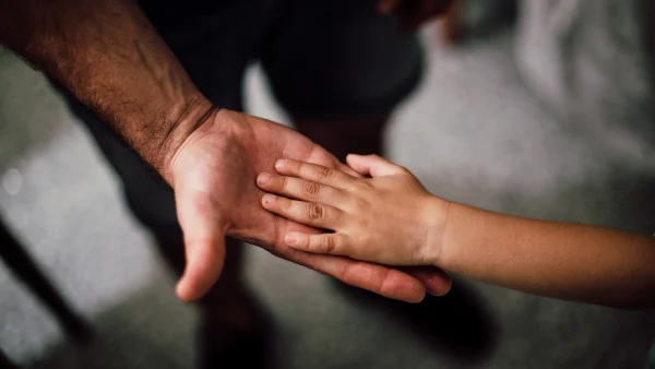 De zoon van Erik werd ontvoerd door moeder: ‘Na zes jaar vechten ben ik op’