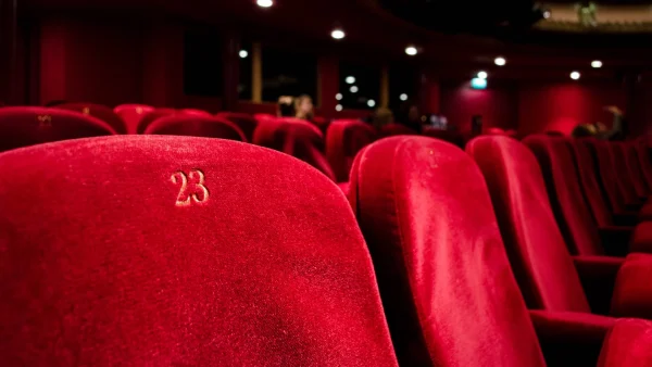 Daar zit een luchtje aan: dansgezelschap stopt samenwerking met poepsmerende choreograaf