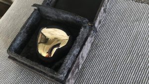 Thumbnail voor Kringloop (on)gelukje: urn met as ingeleverd: 'Zat gewoon los in kartonnen doos'