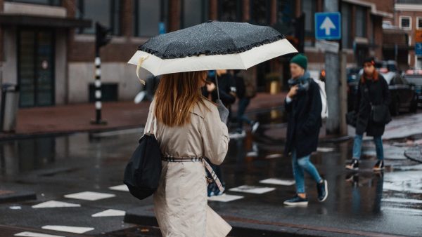 Helft van de Amsterdamse vrouwen vorig jaar geïntimideerd op straat