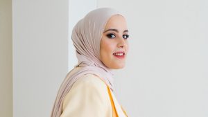 Thumbnail voor Hanan Challouki (30) over onzekerheid als nieuwe moeder: 'Iedereen heeft een mening'