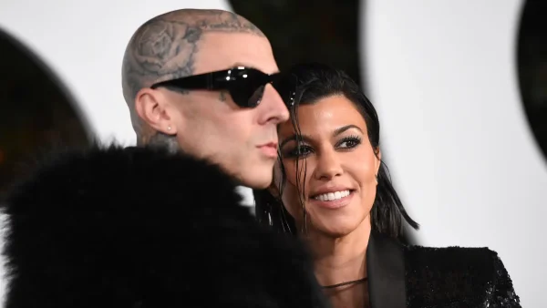 Zwangere Kourtney Kardashian (44) onthult geslacht baby