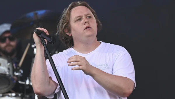 Lewis Capaldi Tourette Glastonbury