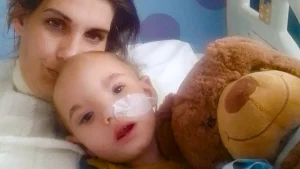 Thumbnail voor Lennox lijdt aan zeldzaam syndroom: 'Hij kreeg jarenlang niet de hulp die nodig was'