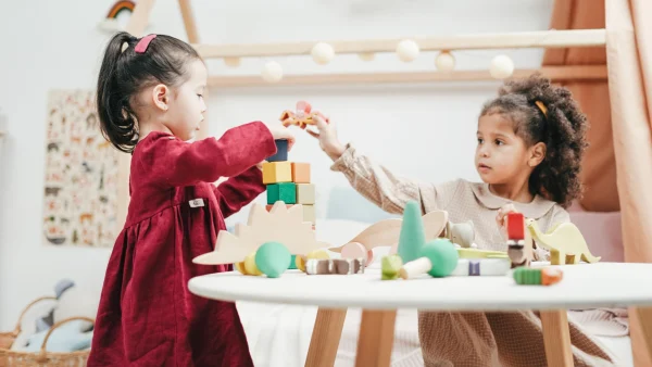 Prijs kinder- en babyproducten vaak kunstmatig hoog gehouden: 'Ouders willen het beste voor hun kind'