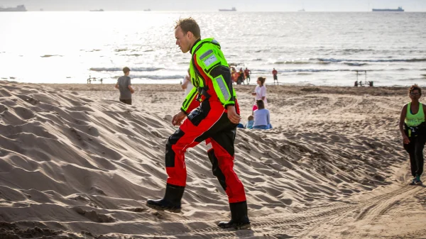 Lichaam Van Vermiste Zwemmer Gevonden Op Strand Wassenaar - LINDA.nl