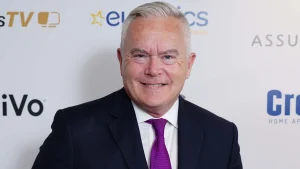 Thumbnail voor De van seksueel wangedrag beschuldigde BBC-presentator is Huw Edwards