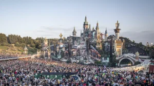 Thumbnail voor Medewerker Tomorrowland overleden op festivalterrein