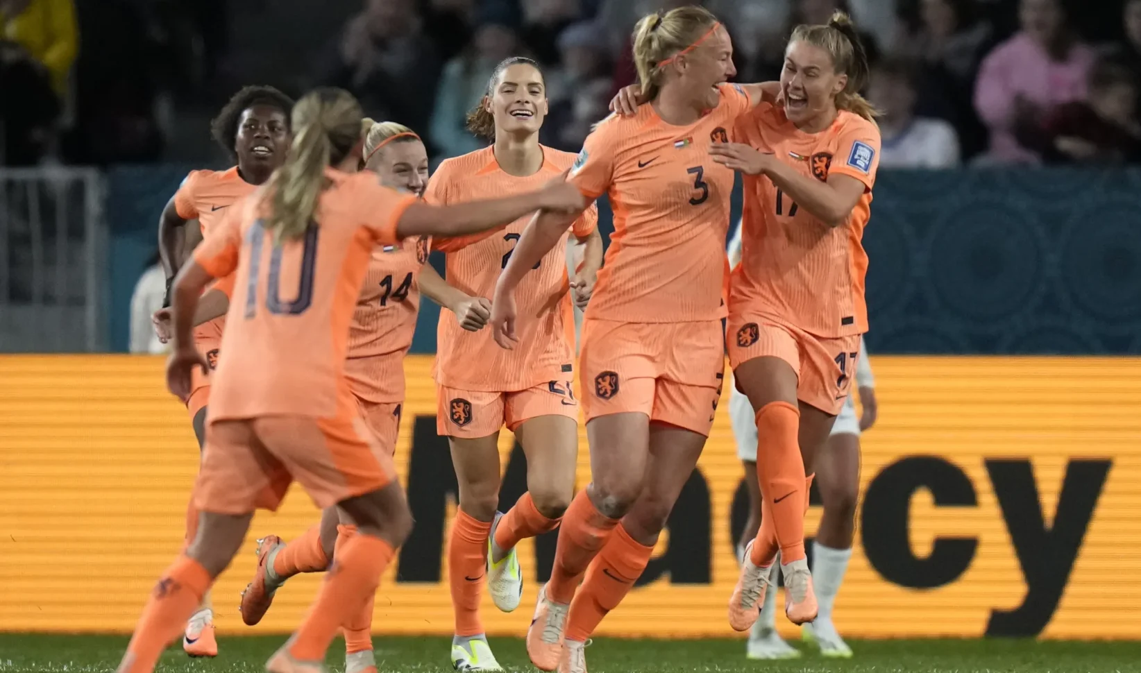 Oranje Leeuwinnen sterk van start op WK met zege op Portugal