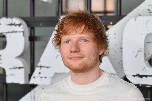 Thumbnail voor Ed Sheeran draait dagje mee in LEGO-winkel: 'Superleuk'