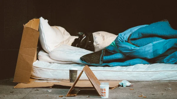 Politie Wenen zoekt seriemoordenaar die meerdere daklozen neerstak