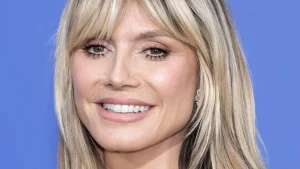 Thumbnail voor Hoeveel weegt Heidi Klum? Topmodel gaat op weegschaal staan na vraag van fan