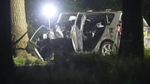 Thumbnail voor Dodelijk auto-ongeluk in Drenthe, inzittenden hadden geen rijbewijs