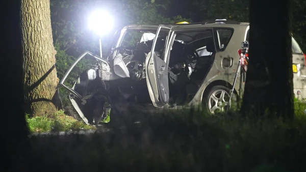 Dode bij ongeluk in Drenthe, inzittenden allen geen rijbewijs