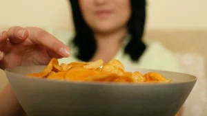 Thumbnail voor Culinair snacken: deze wijn matcht het beste bij jouw favoriete chips