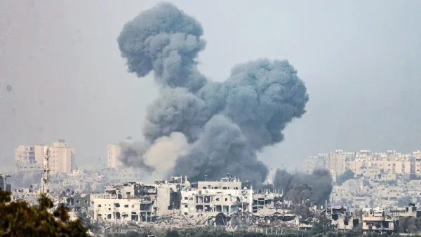 Israelisch leger is Gaza binnengedrongen, er hangt een grote rookwolk boven Gaza